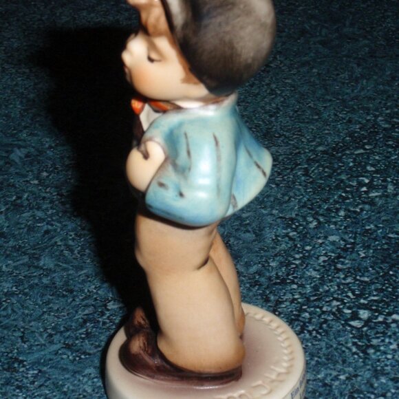 "Lucky Fellow" Goebel Hummel Figurine #560 TMK7 - ADORABLE CHRISTMAS GIFT! - Picture 5 of 9